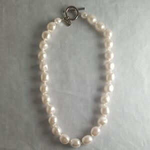 Chunky Plastic Pearl Necklace